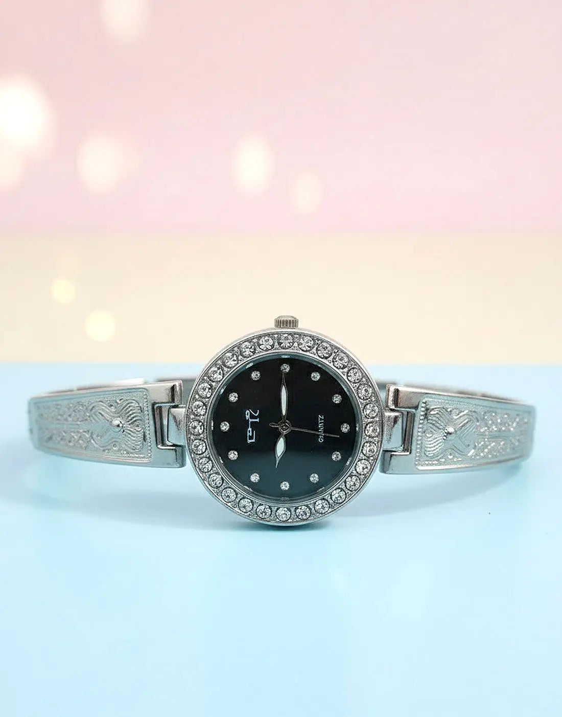 Elegant Fashion Bracelet Watch for Girls in Gold & Silver Colors