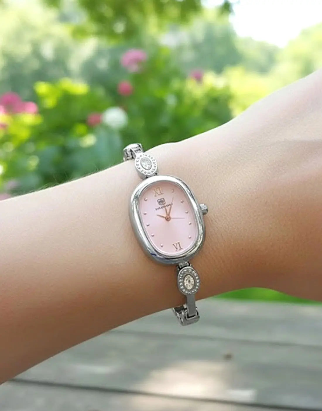 Elegant Oval-Shape Dial Women's Luxury Bracelet Fashion Watch