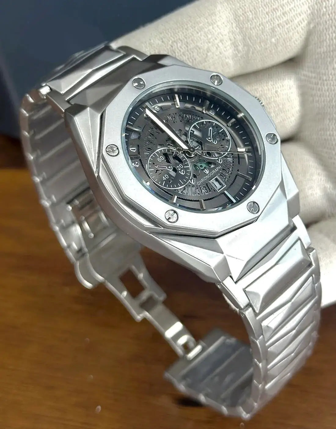 Luxury Diamond Cut Skeleton Men's Watch with Stainless Steel Chain
